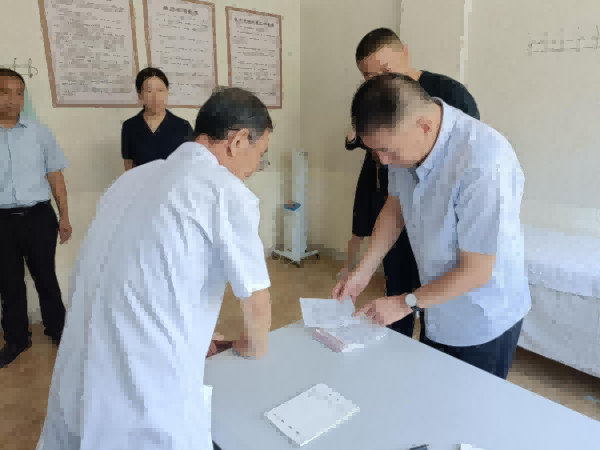 泰安市衛(wèi)健委領(lǐng)導一行到東平一滕醫(yī)藥公司保元堂社區(qū)衛(wèi)生服務(wù)站調(diào)研“中醫(yī)閣”建設(shè)