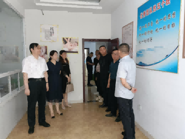 泰安市衛(wèi)健委領(lǐng)導一行到東平一滕醫(yī)藥公司保元堂社區(qū)衛(wèi)生服務(wù)站調(diào)研“中醫(yī)閣”建設(shè)