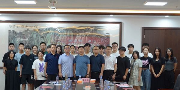 山東一滕集團(tuán)舉行2023年金秋助學(xué)活動