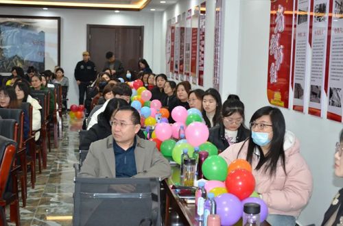 做情緒主人·享幸福人生——山東一滕集團(tuán)舉辦“三八”婦女節(jié)專題講座