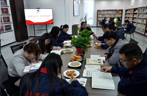 書香悅?cè)恕?閱讀越美麗——山東一滕集團(tuán)工會組織開展“書香三八”讀書活動